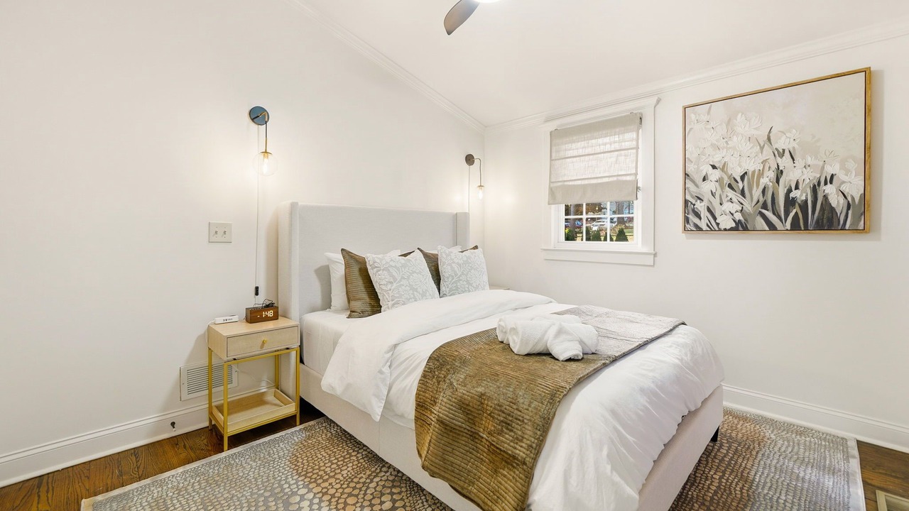 Photo of Bedroom in Buford Highway