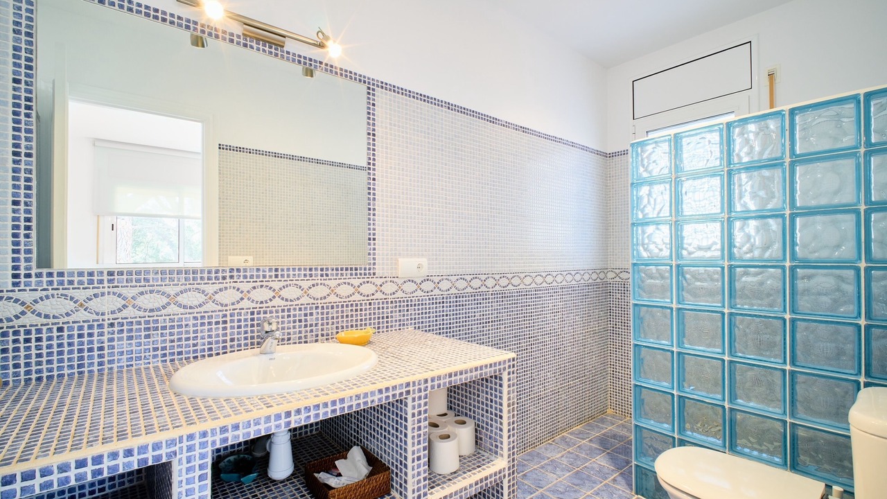 Photo of Bathroom in L Almadrava