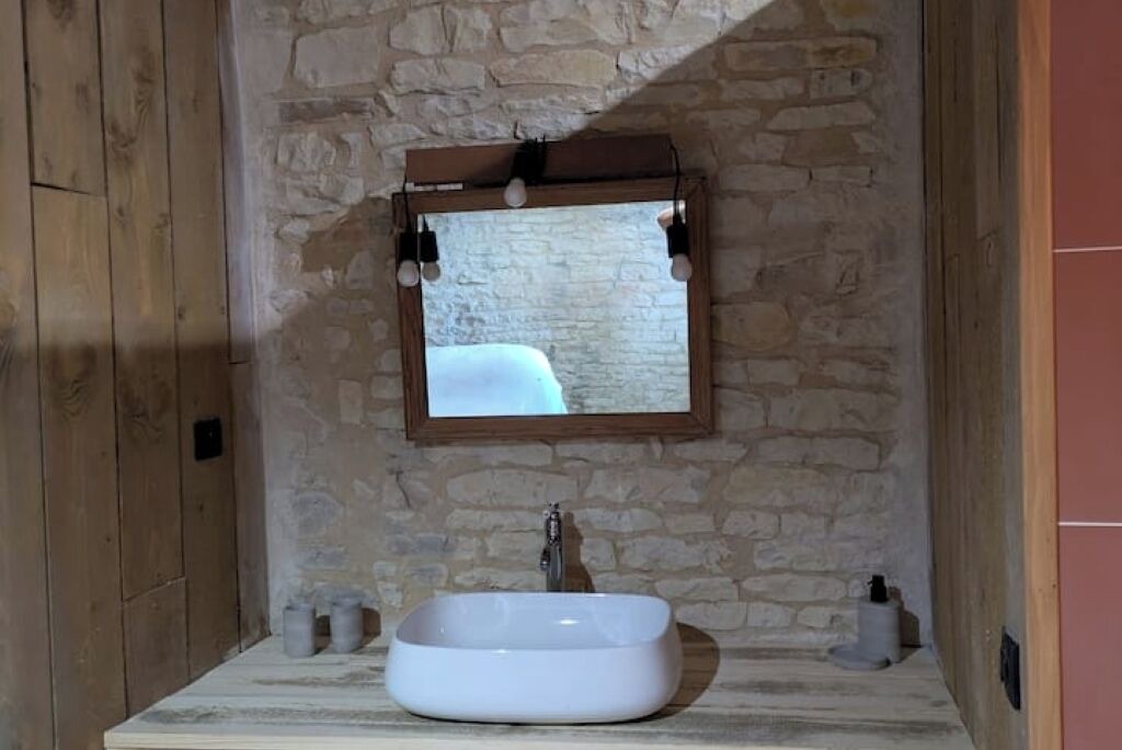 Photo of Bathroom in Saint-Hilaire-la-Palud