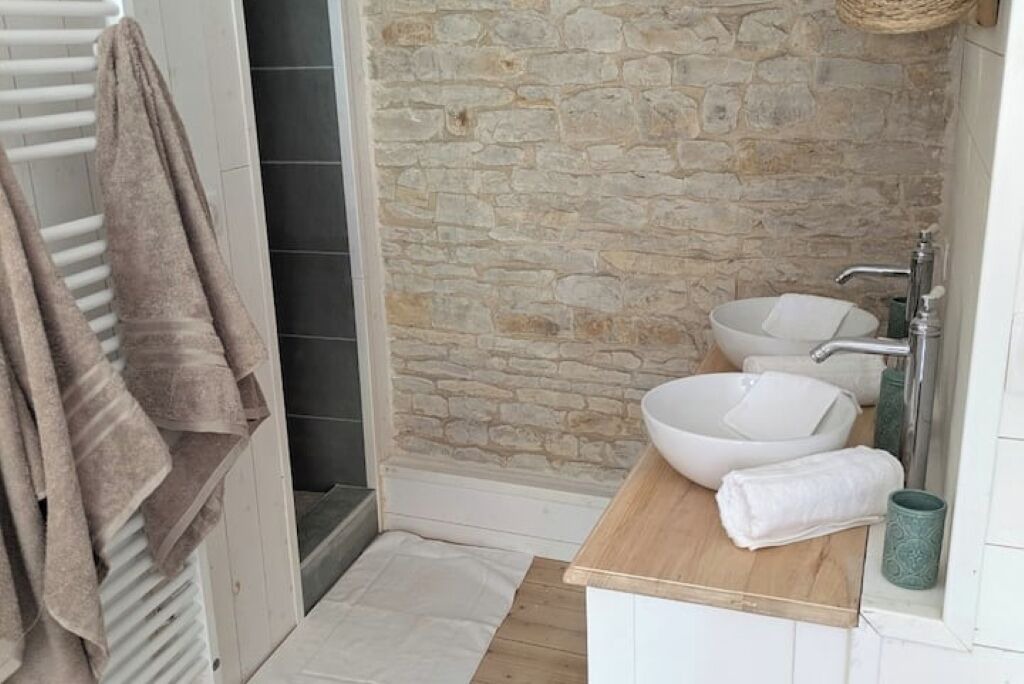 Photo of Bathroom in Saint-Hilaire-la-Palud