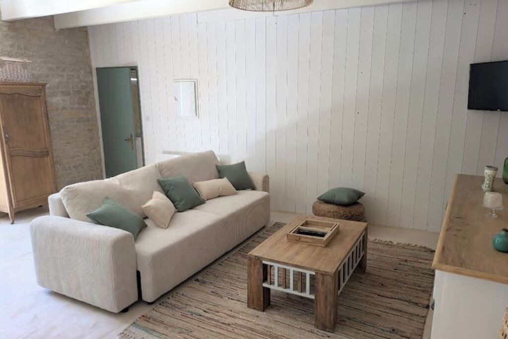 Photo of Livingroom in Saint-Hilaire-la-Palud