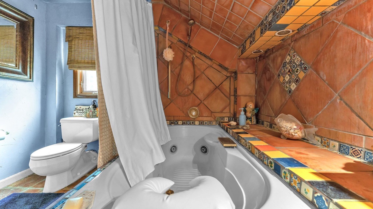 Photo of Bathroom in Oak Park - Northwood
