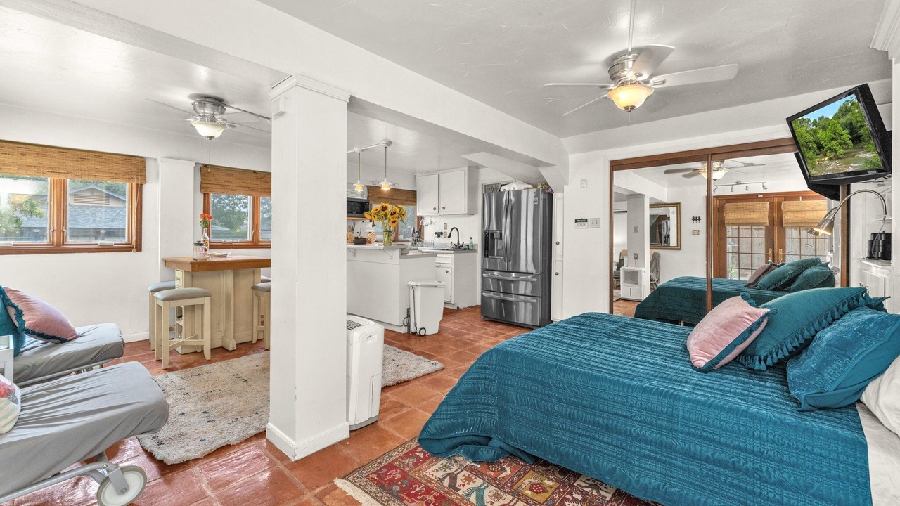 Photo of Bedroom in Oak Park - Northwood