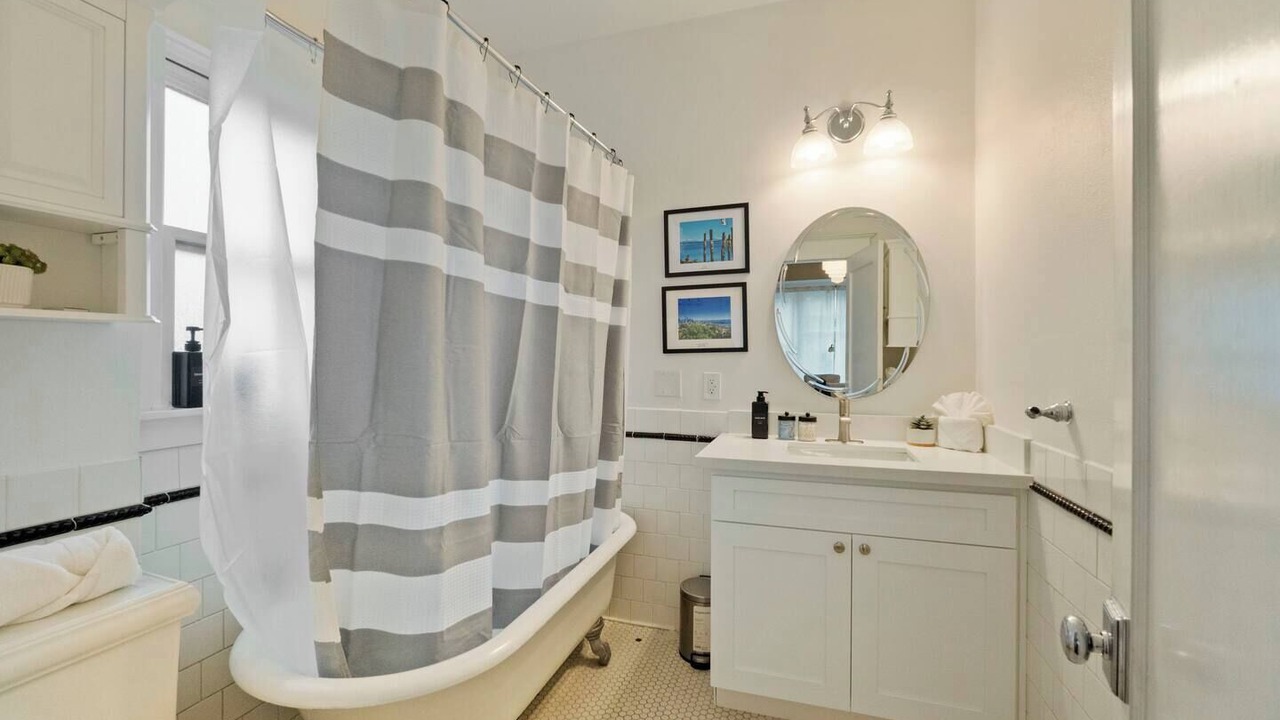 Photo of Bathroom in Mann