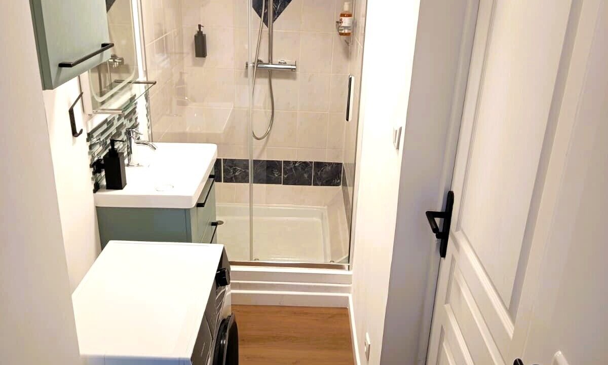 Photo of Bathroom in Calais City Center