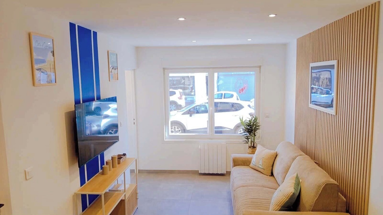 Photo of Livingroom in Calais City Center