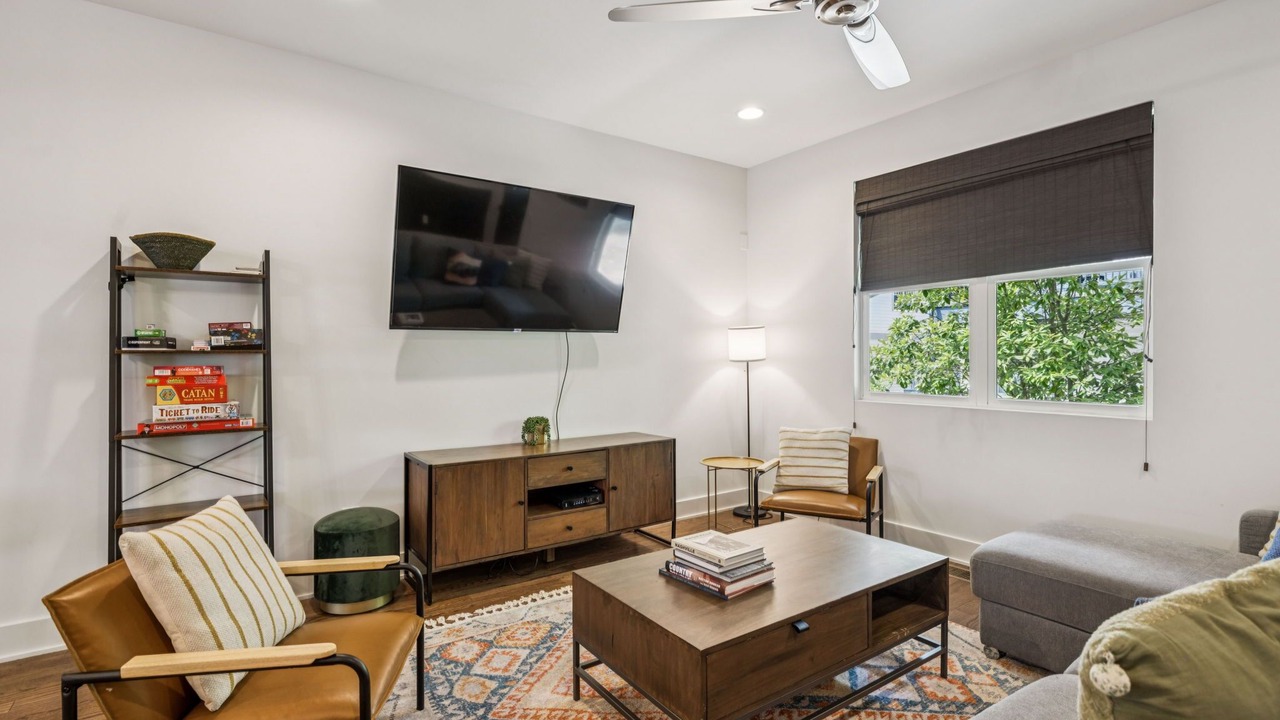 Photo of Livingroom in Woodland in Waverly