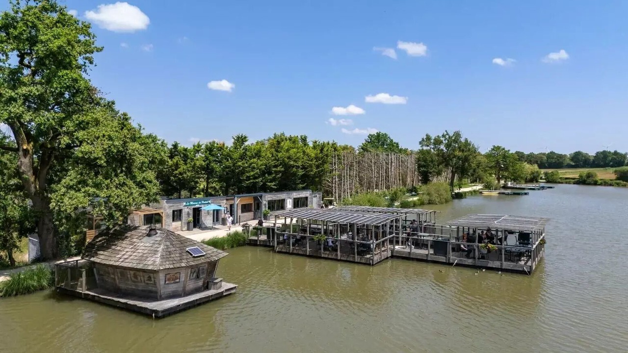 Photo of Others in Pressac