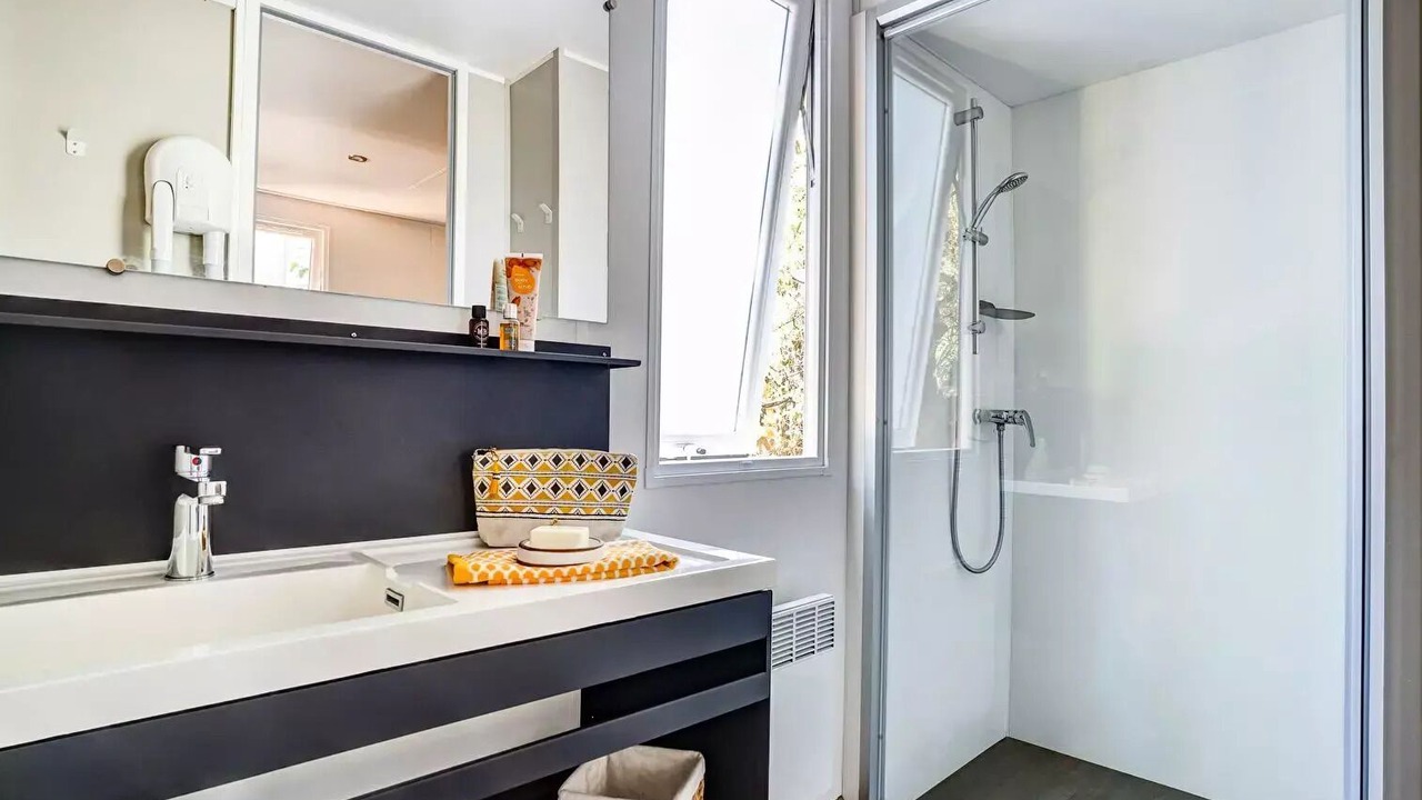 Photo of Bathroom in Maisons-Laffitte