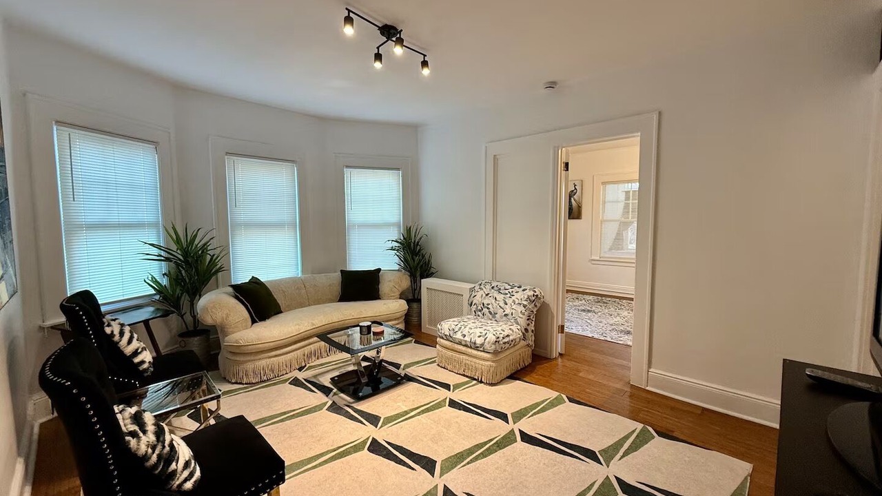Photo of Livingroom in Edgewater