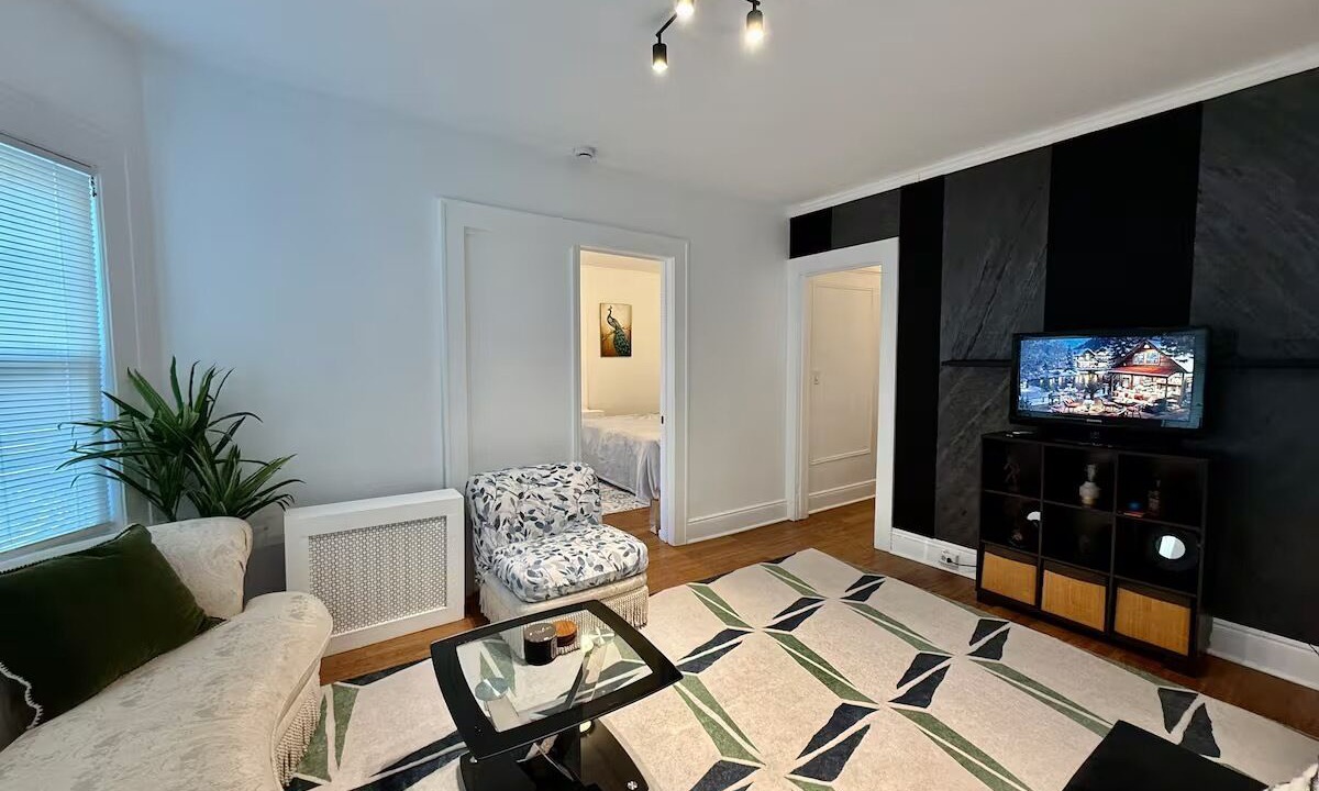 Photo of Bedroom in Edgewater