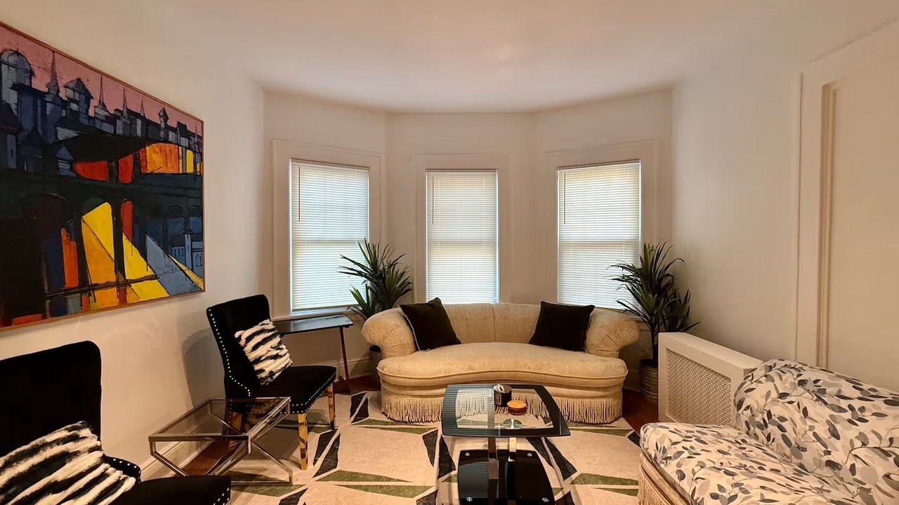 Photo of Livingroom in Edgewater
