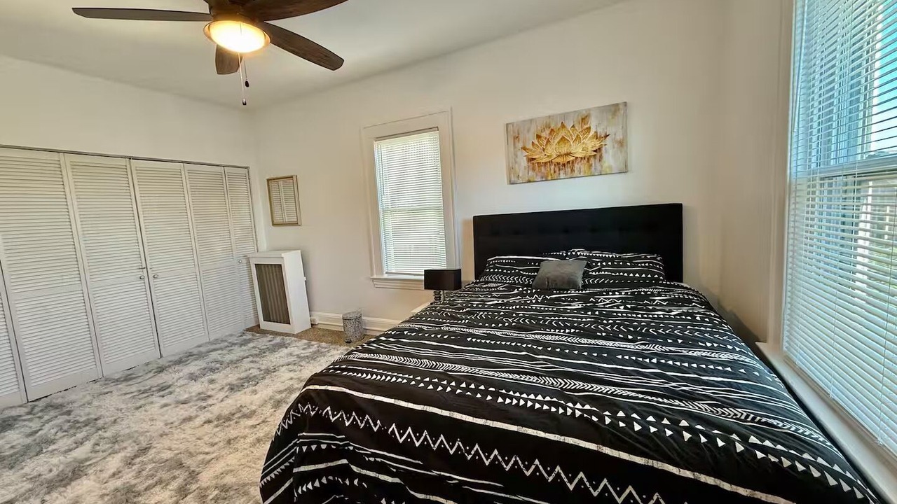 Photo of Bedroom in Edgewater
