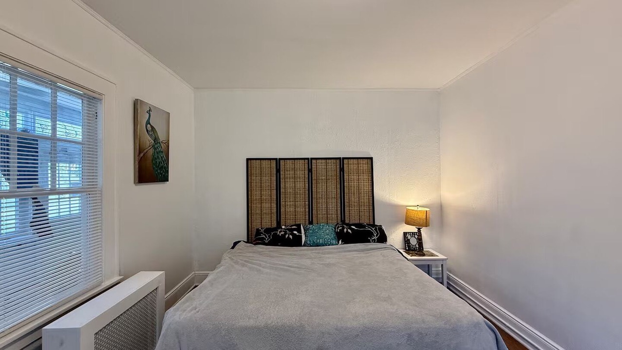 Photo of Bedroom in Edgewater