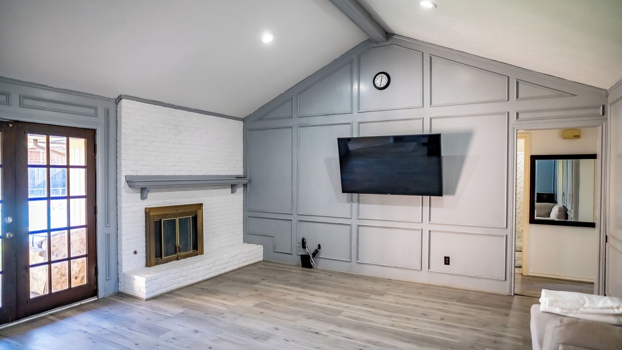 Photo of Livingroom in Northeast Carrollton