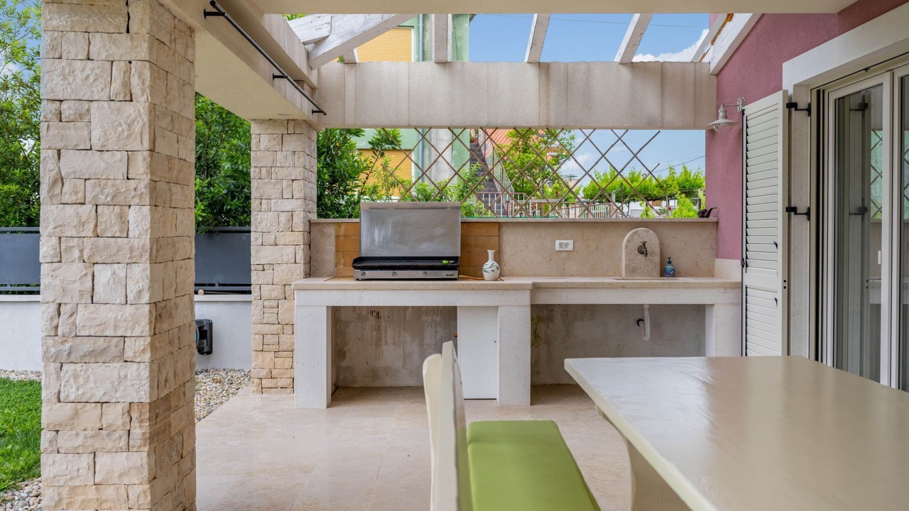 Photo of Outdoor in Vinez