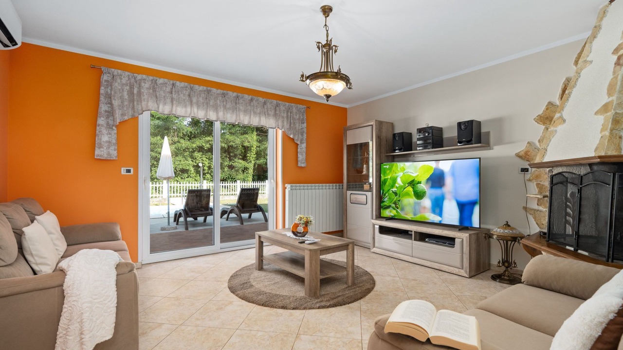Photo of Livingroom in Vinez