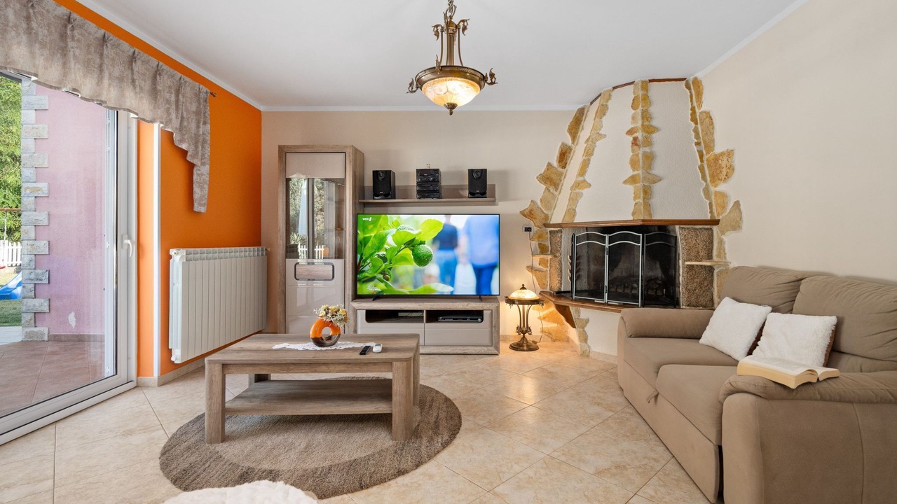 Photo of Livingroom in Vinez