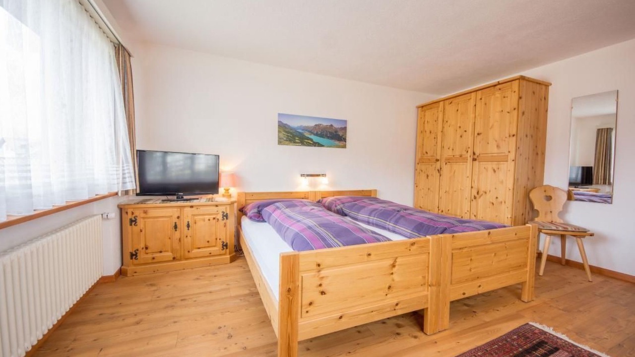 Photo of Bedroom in Samedan