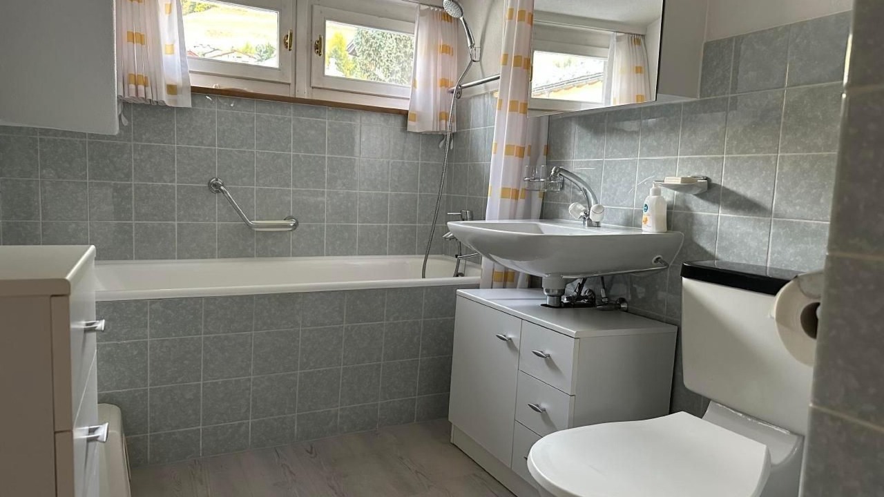 Photo of Bathroom in Samedan