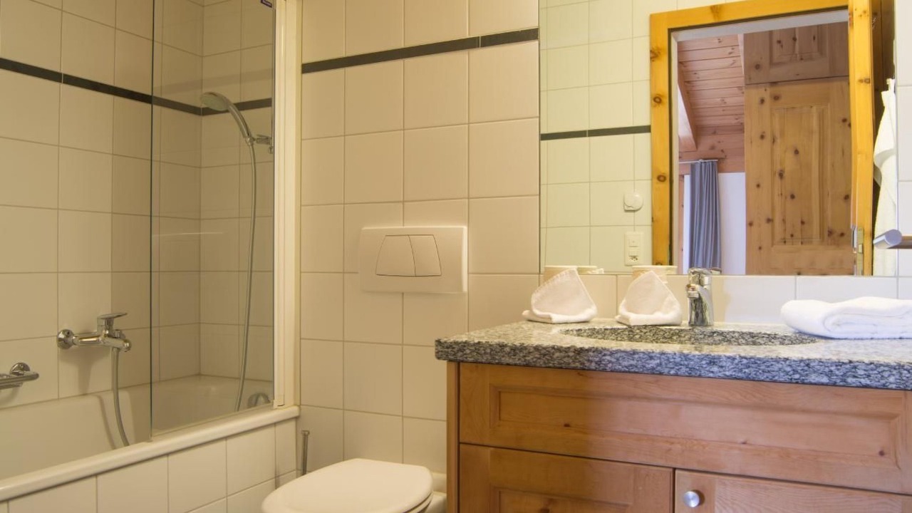Photo of Bathroom in Maloja