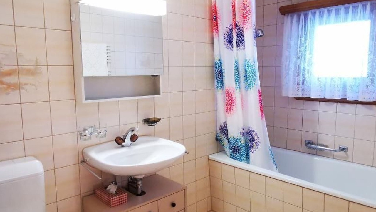 Photo of Bathroom in Bever