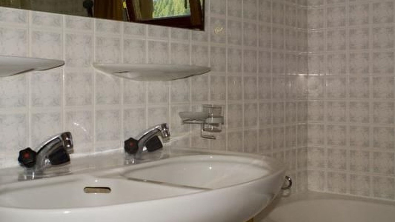 Photo of Bathroom in Bever