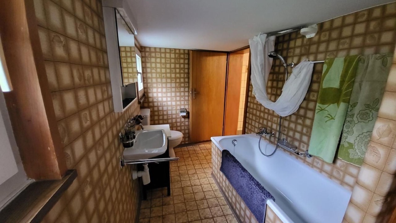 Photo of Bathroom in Engi