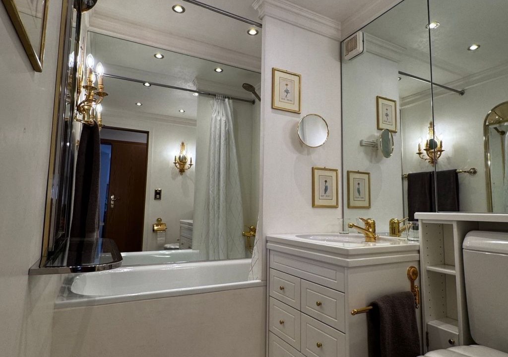 Photo of Bathroom in Zuoz