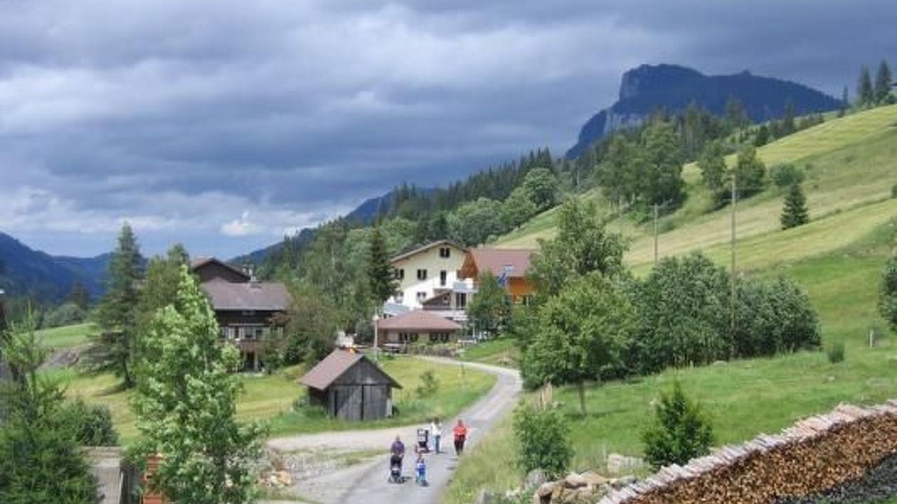 Photo of Others in Fluehli