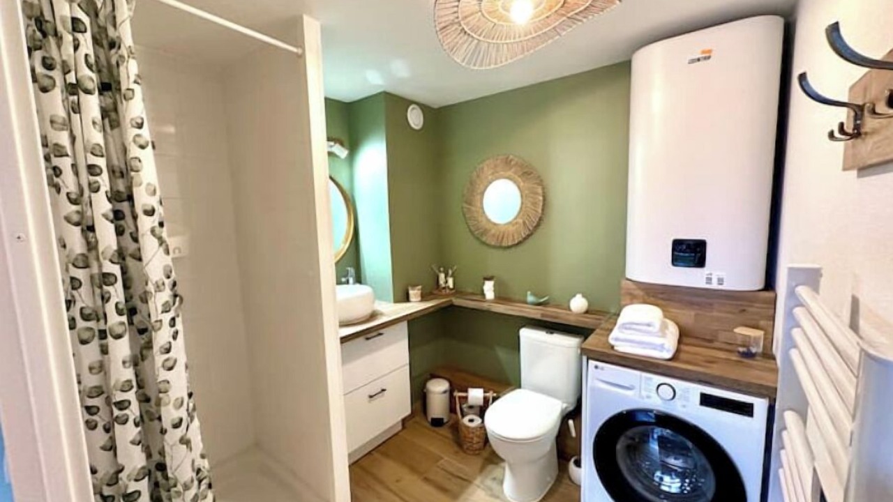 Photo of Bathroom in Libourne