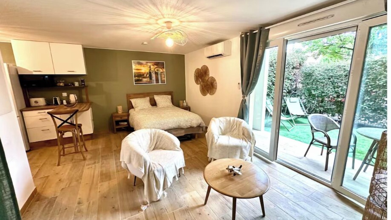 Photo of Bedroom in Libourne