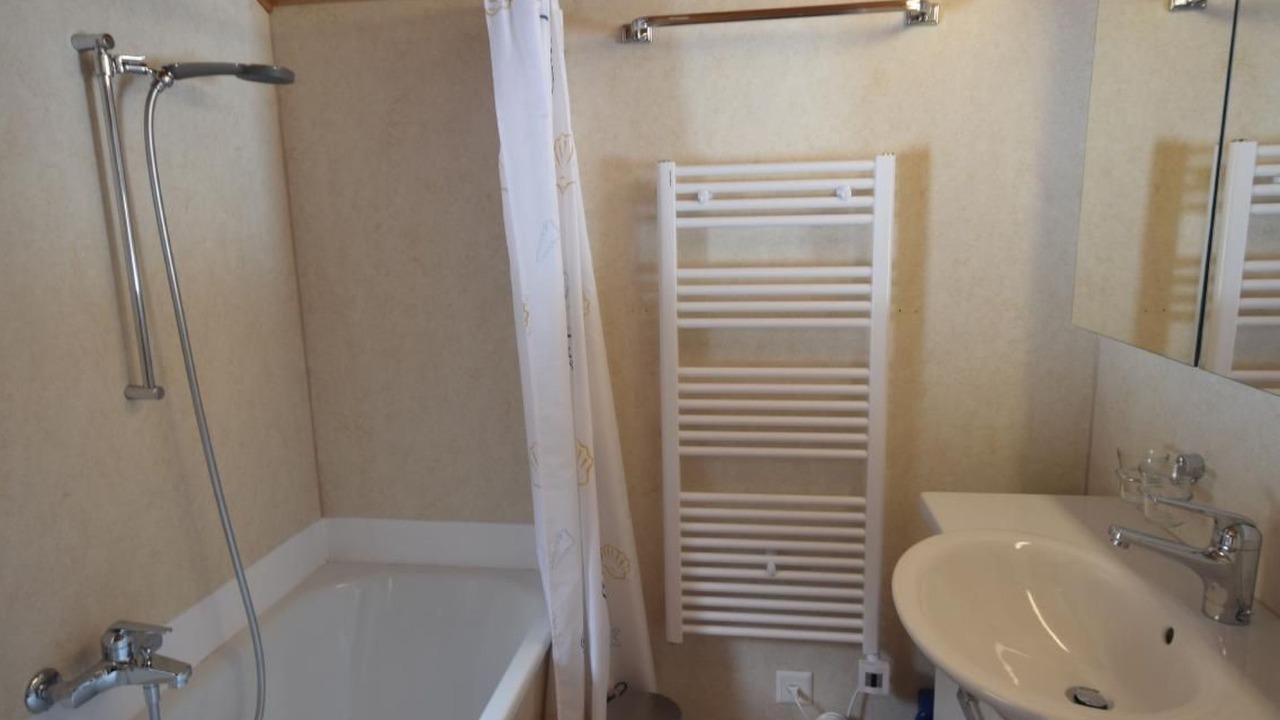 Photo of Bathroom in Murren