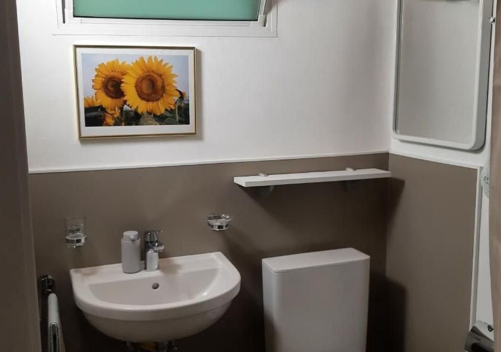 Photo of Bathroom in Negrentino