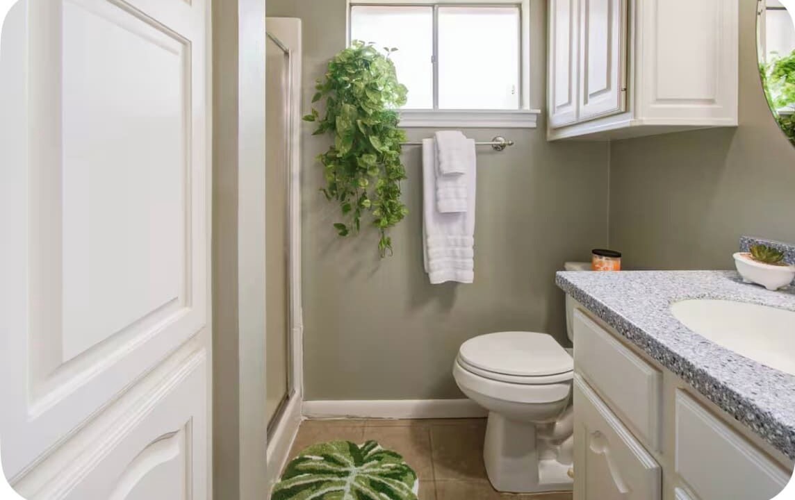Photo of Bathroom in Woodlake - Briar Meadow