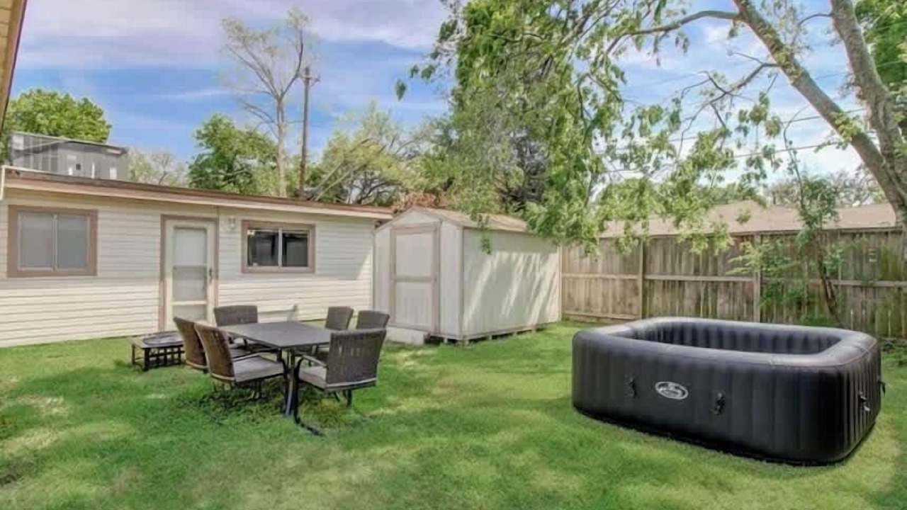 Photo of Outdoor in Woodlake - Briar Meadow