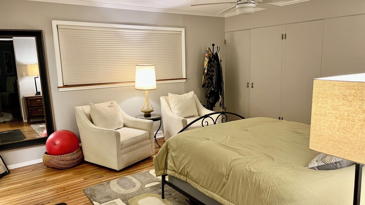 Photo of Bedroom in Glenview