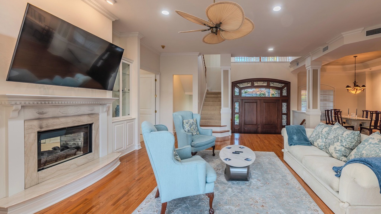 Photo of Livingroom in Vanderbilt Beach