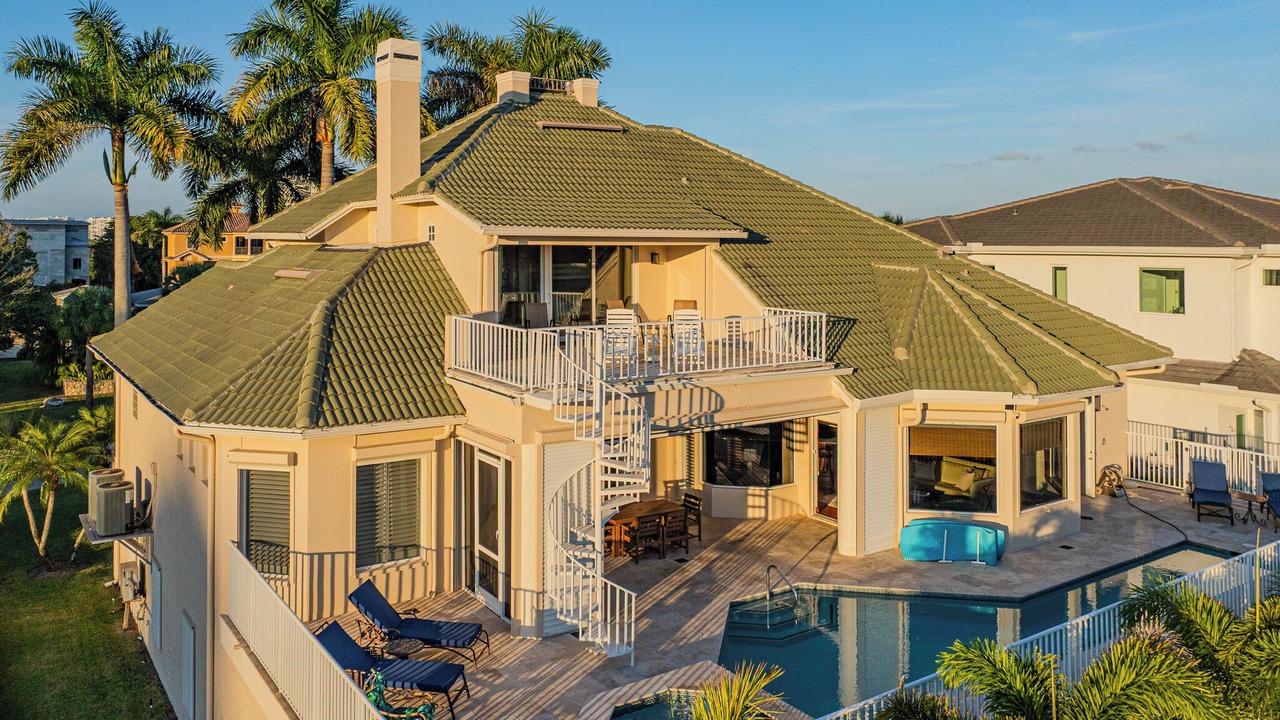 Photo of Outdoor in Vanderbilt Beach