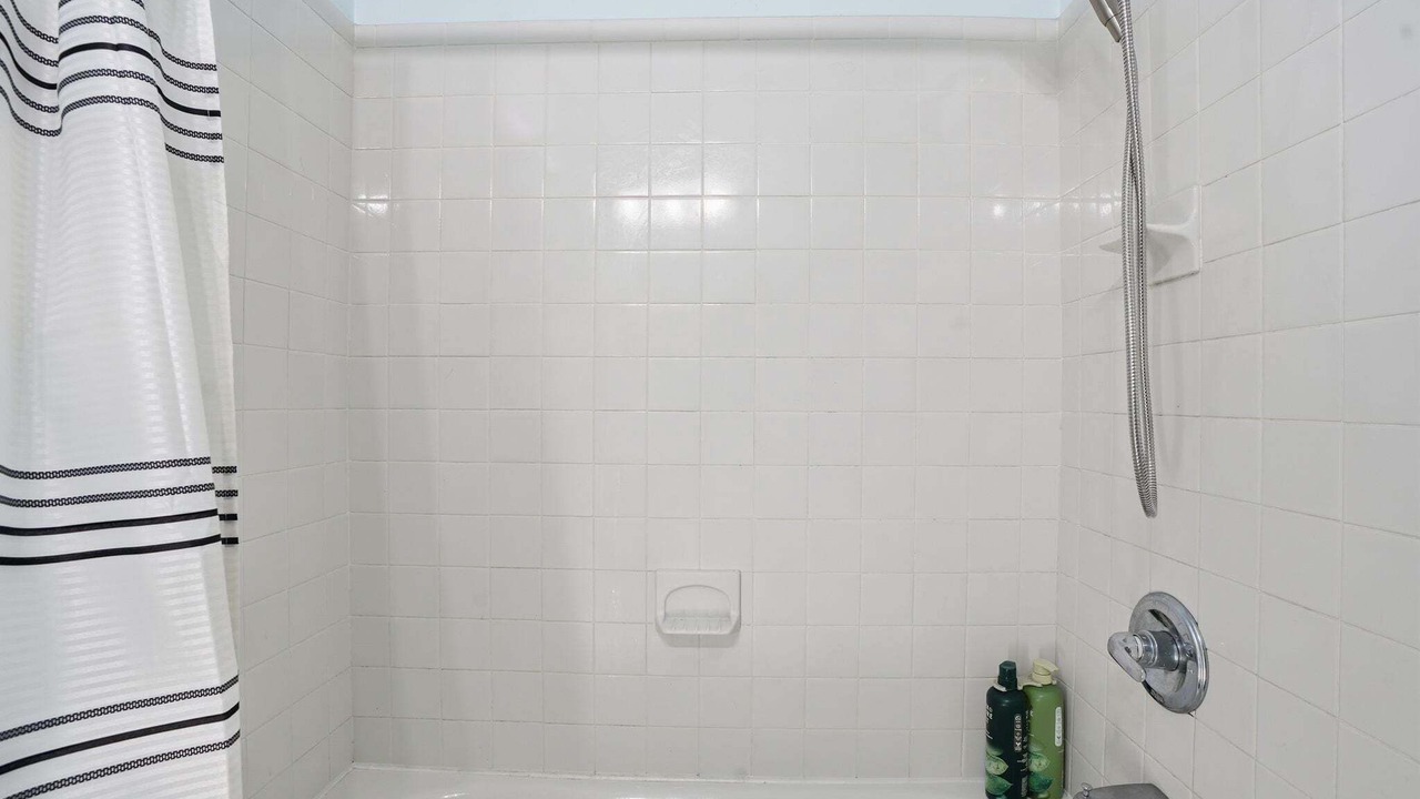 Photo of Bathroom in Del Ray