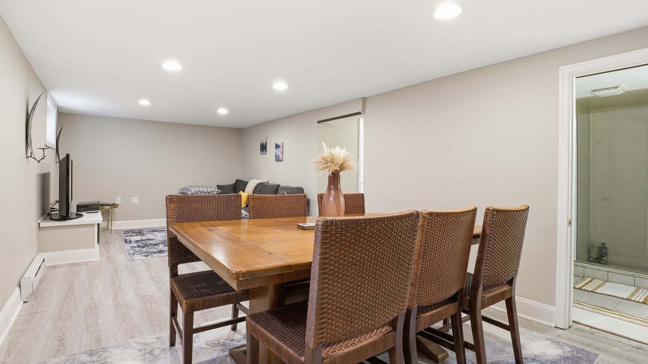 Photo of Bedroom in Del Ray