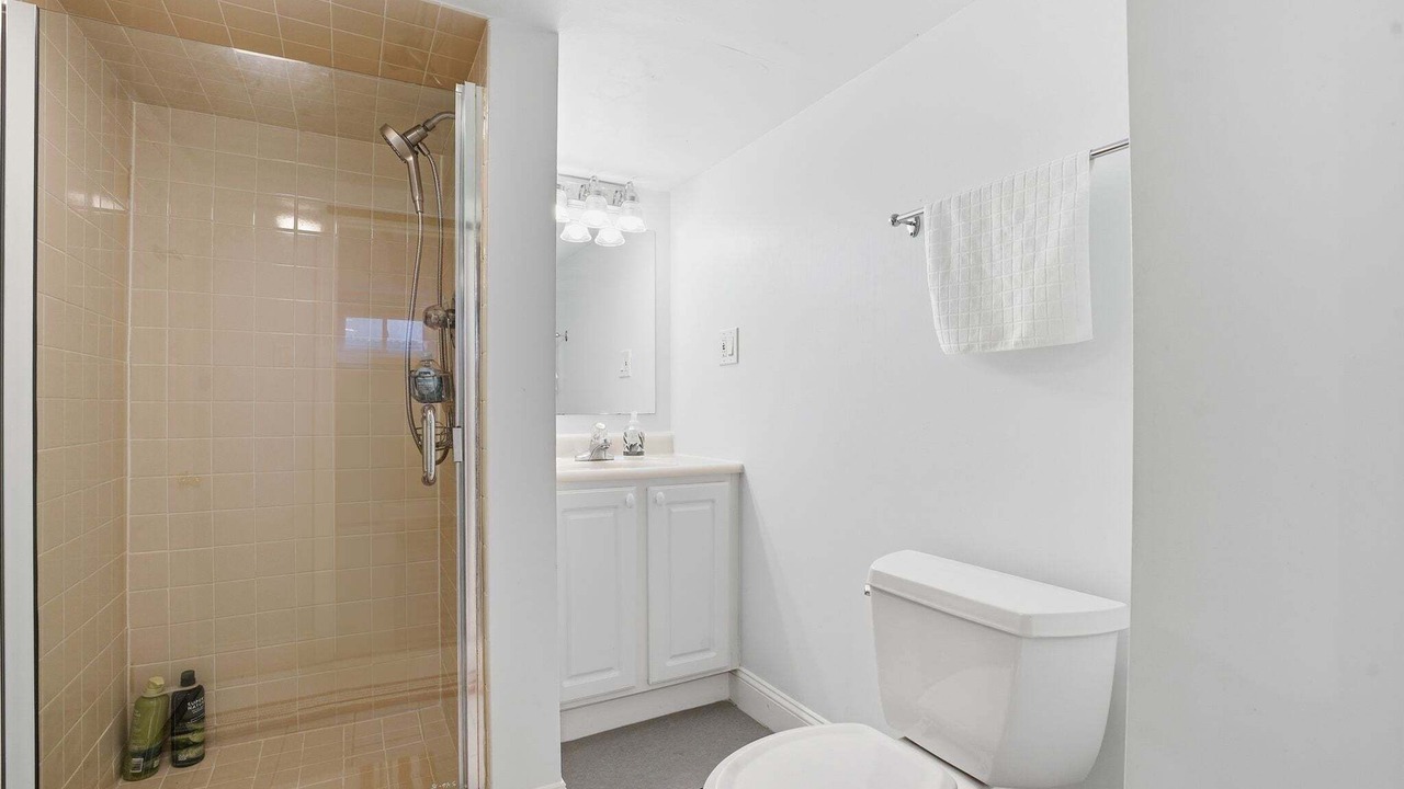 Photo of Bathroom in Del Ray