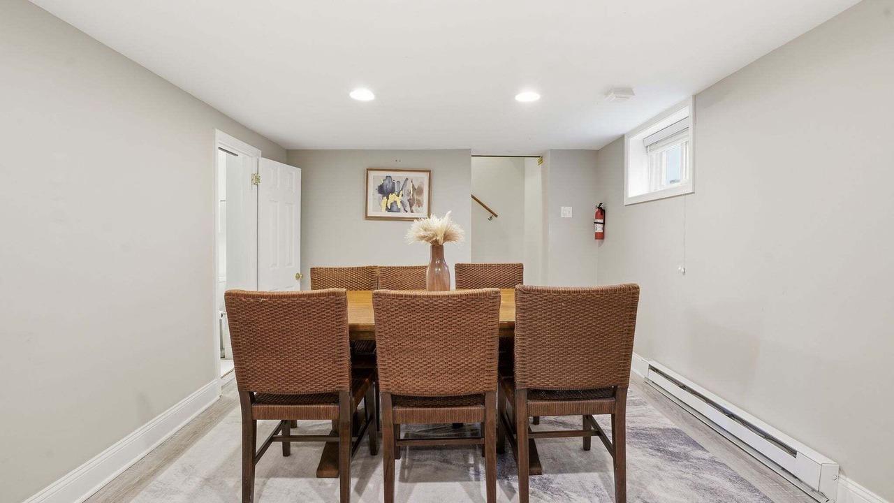 Photo of Bedroom in Del Ray