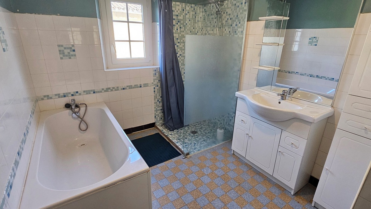 Photo of Bathroom in Puymaurin