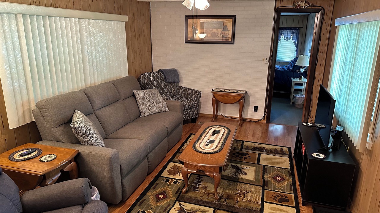 Photo of Livingroom in Van Buren