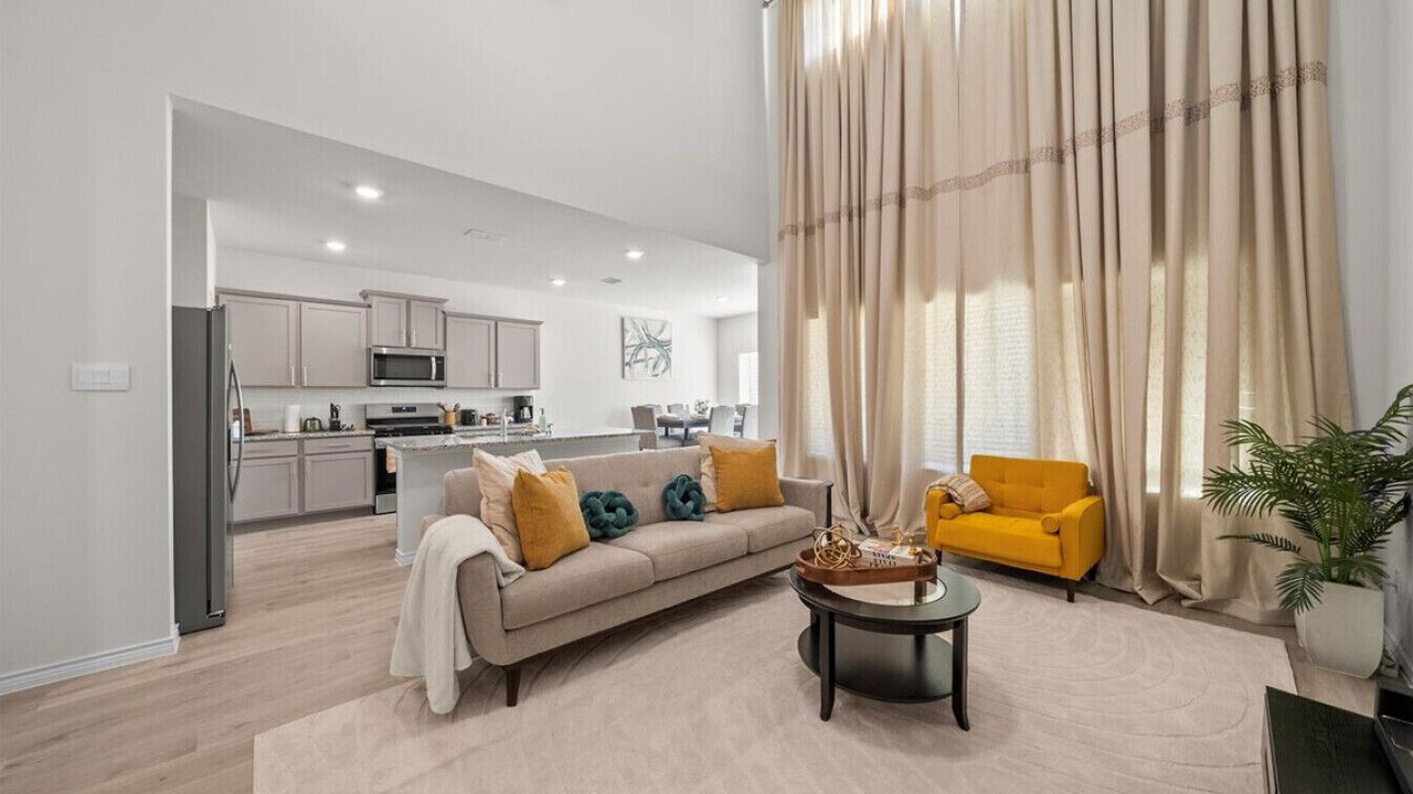 Photo of Livingroom in Aubrey