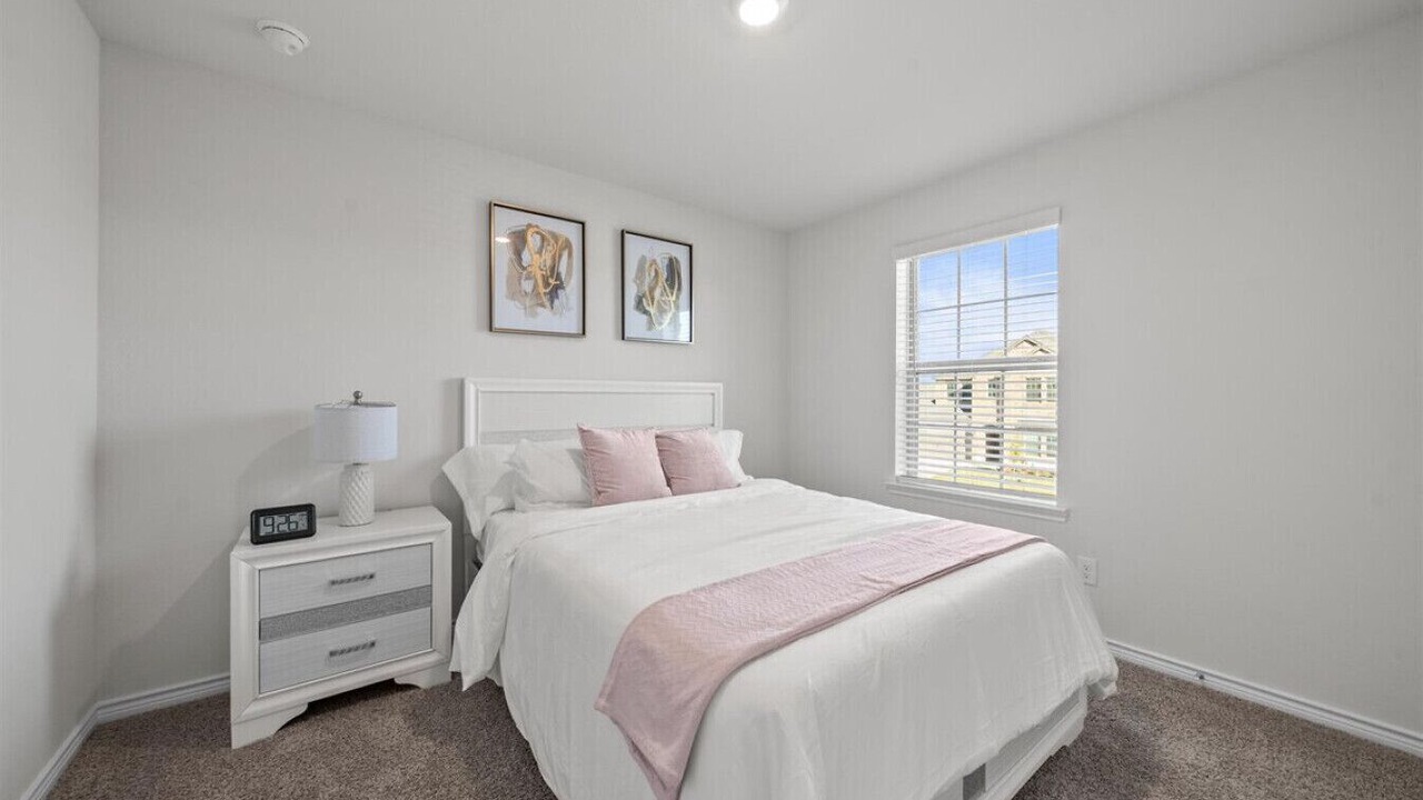 Photo of Bedroom in Aubrey
