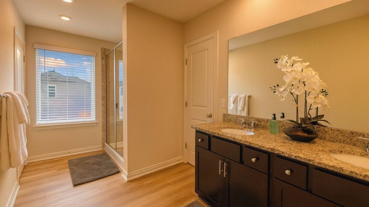 Photo of Bathroom in Del Valle
