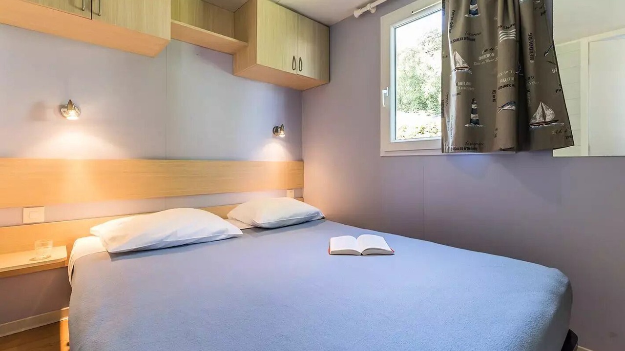 Photo of Bedroom in Maupertus-sur-Mer