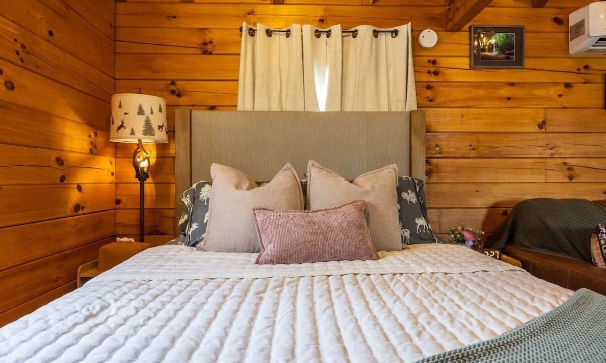 Photo of Bedroom in McArthur